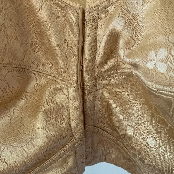 Full Figure Bras  Size 42DD - Picture 5 of 8